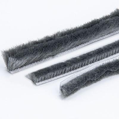 PP Door Pile Weather Strip Window Door Brush Seal Waterproof Sealing Strip for Window and Door 100% PP Wzrost stosu 3-25mm / szerokość 3-50mm