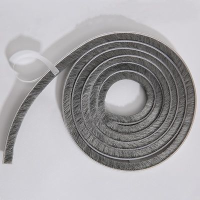 Szczotkowanie Pieczęć wełny Włócznik Weatherstripping dla drzwi przesuwnych Bezprawiej Od owadów Bez dźwięku Wysokość stosu 3-25mm Szerokość 3-50mm