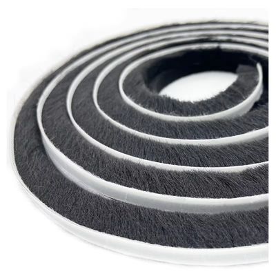 Nowoczesny design Apartament Door Seal Strip Brush Przystosowany do Aluminiowych Okien Gap Wool Pile PP Materiał pogody Stripping
