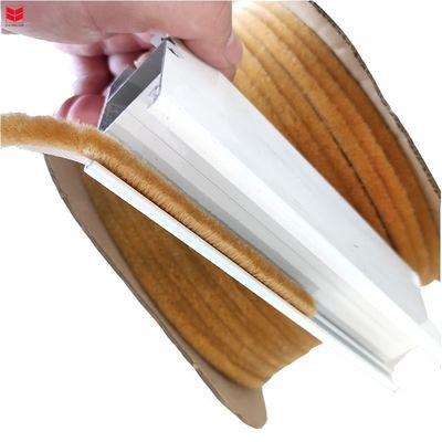 Profesjonalny szczotka do uszczelniania drzwi i okien gumowy pasek pogodowy z samoprzylepnym